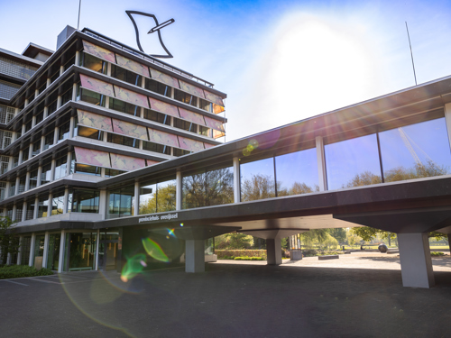 Buitenkant van het provinciehuis van de provincie Overijssel in Zwolle